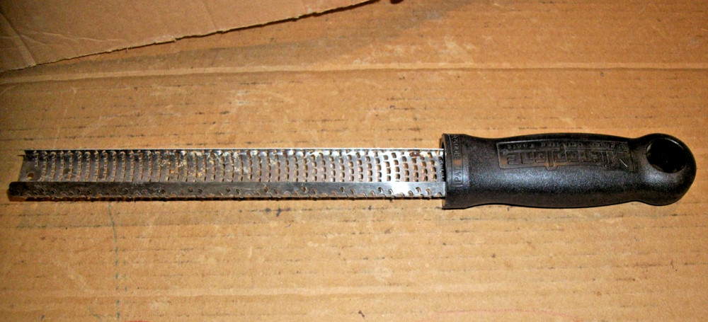 Microplane Cheese Grater/Lemon Zester With Handle