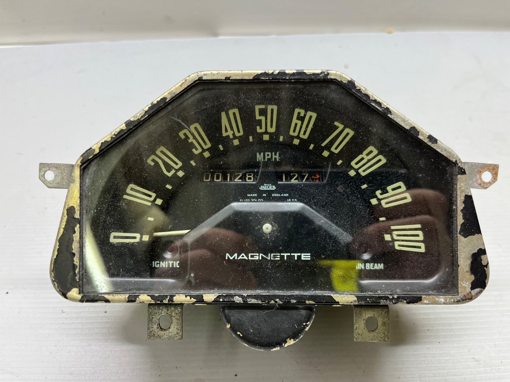 MG MAGNETTE SMITHS  SPEEDO (00128)