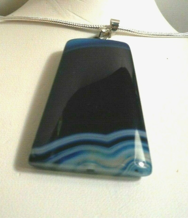 Silver chain with a blue Agate stone