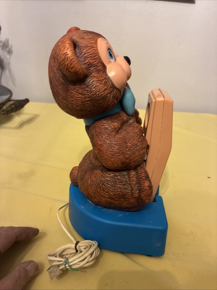 Vintage Cuddles Carlton Bear Push Button Phone Model #7780