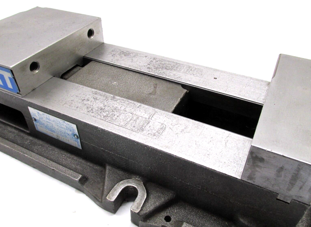 KURT ANGLOCK 6" MILLING MACHINE VISE - #D675