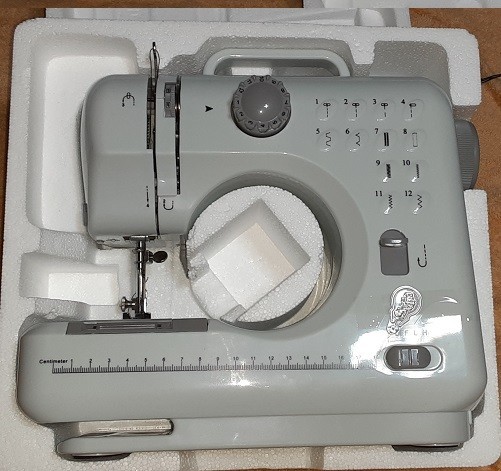 Compact  Mechanical Sewing Machine