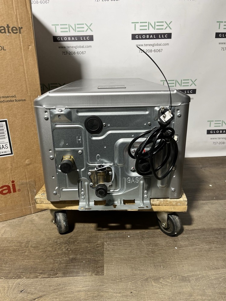 Rinnai RE140iN Indoor Tankless Water Heater 140k BTU Natural Gas (C-14 #1807)