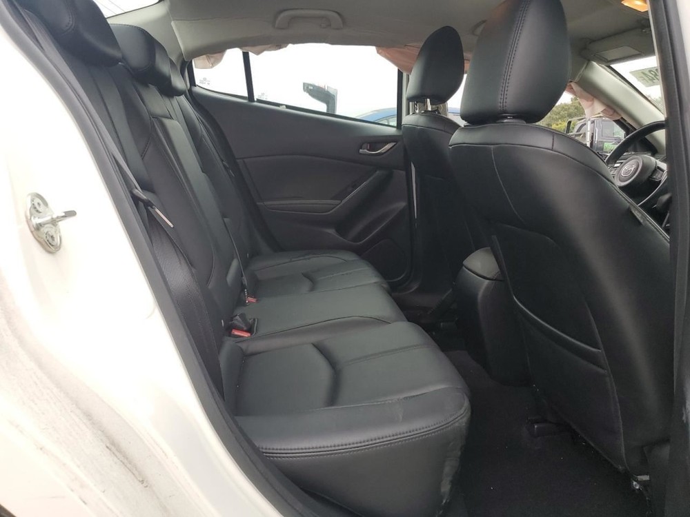 3 2018 Glove Box 4916502
