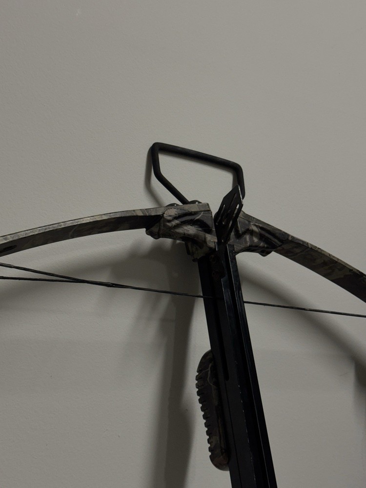 Used Hunting Crossbow – Missing String, For Parts or Target Use