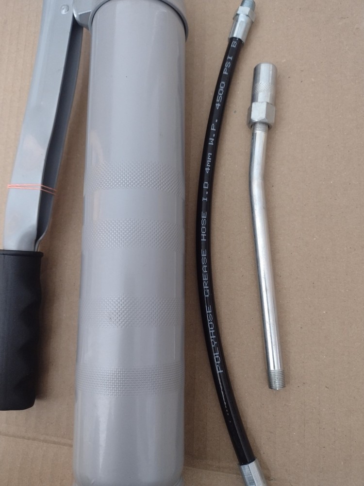 Grease Gun 445cc / 15oz Manually Operated