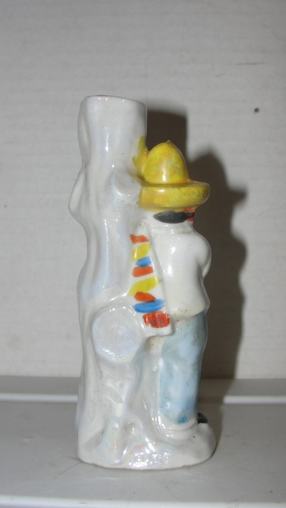 VINTAGE CERAMIC BUD VASE? - SPANISH MAN BY TREE