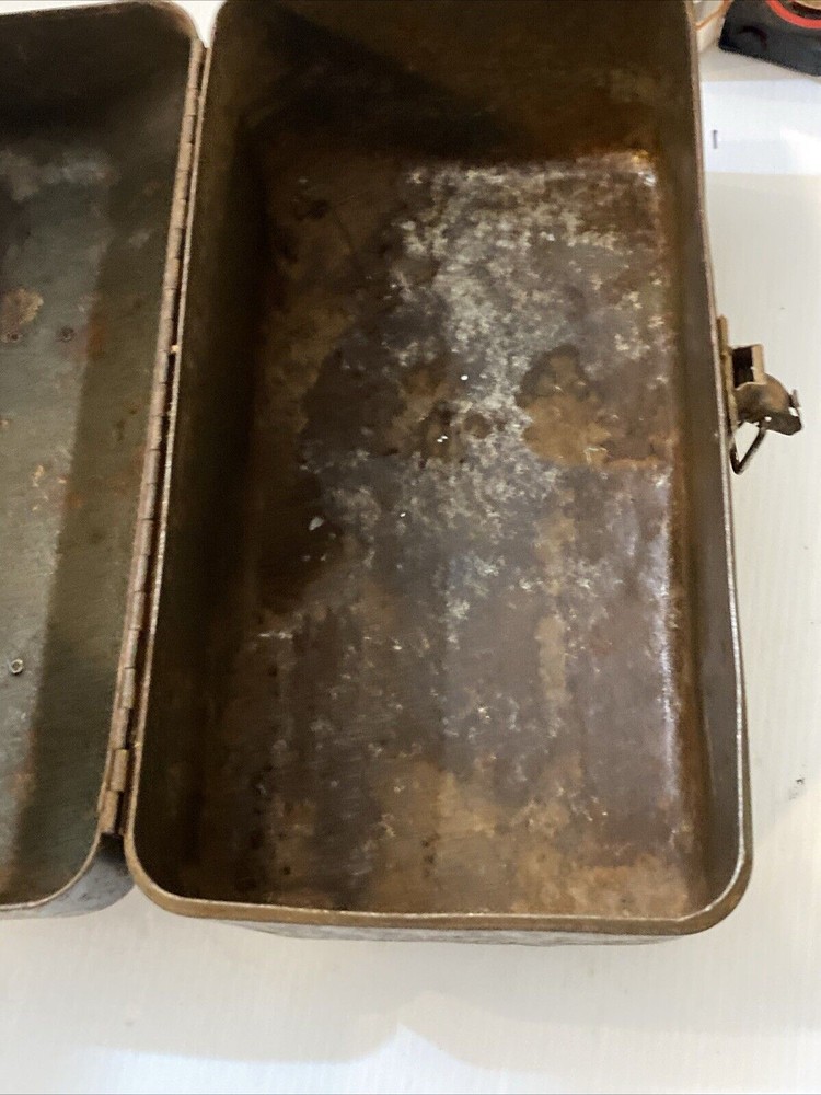 Antique Metal Toolbox/Tacklebox
