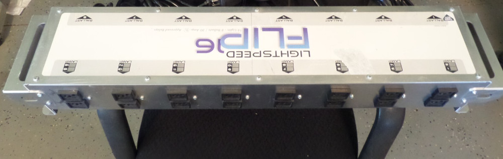 HYDROTEK LIGHTSPEED FLIP 16 Lights 8 Ballast Grow Light HID Controller