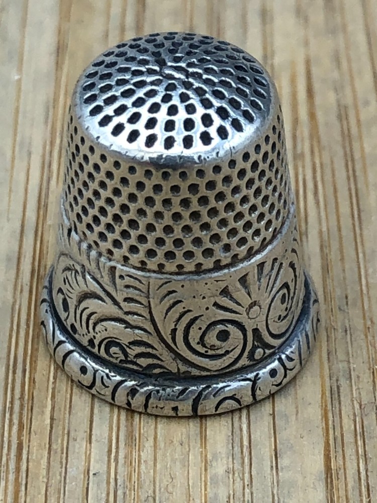 Vintage Sterling Silver Thimble, size 8, inscribed Etta