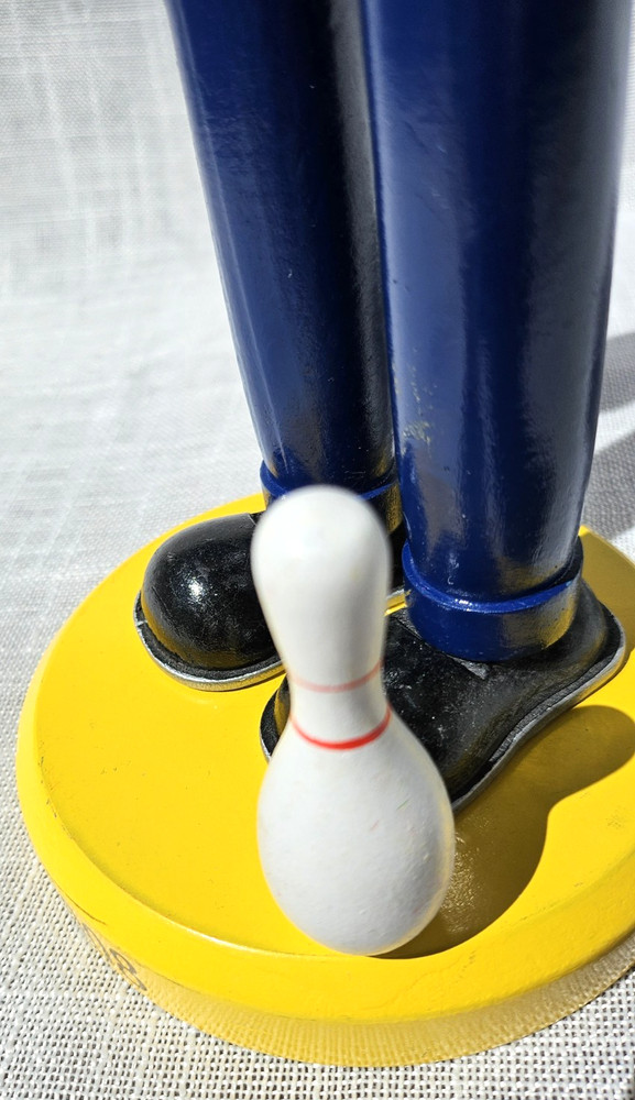 Nutcracker Bowling Man Limited Edition Bowler 2008