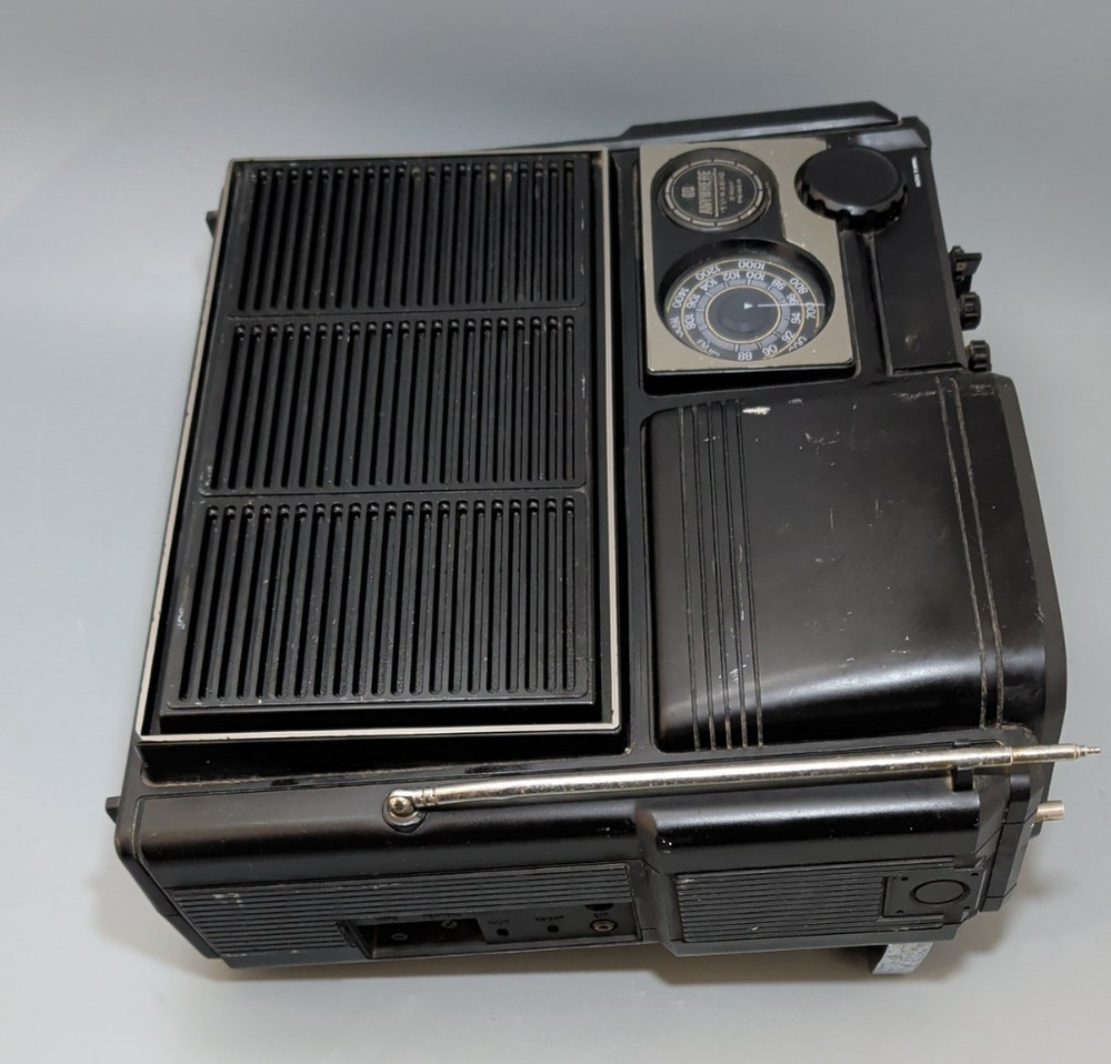 Sears Solid State Go Anywhere TV and Radio 564.50381701
