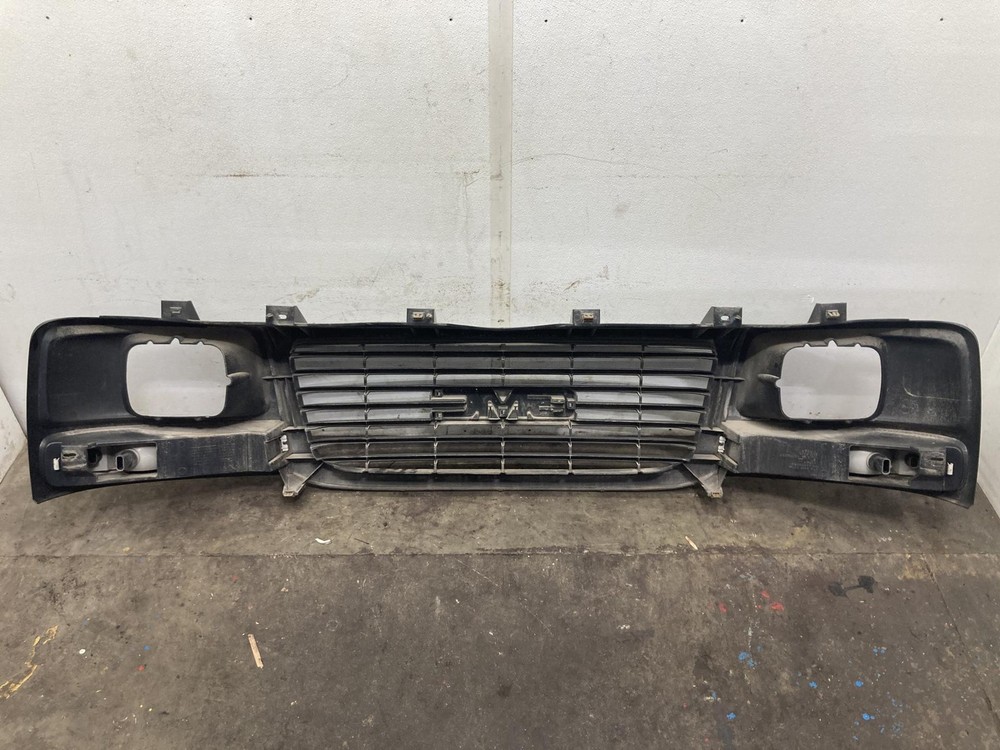 GMC CUBE VAN Grille - Used