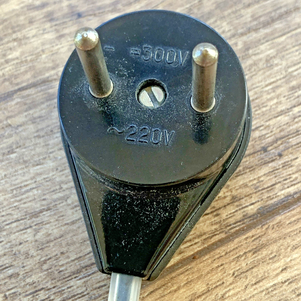 SAULUTE USSR "ELECTRONICA FLASH LIGHT FOR SOVIET CAMERAS Untested