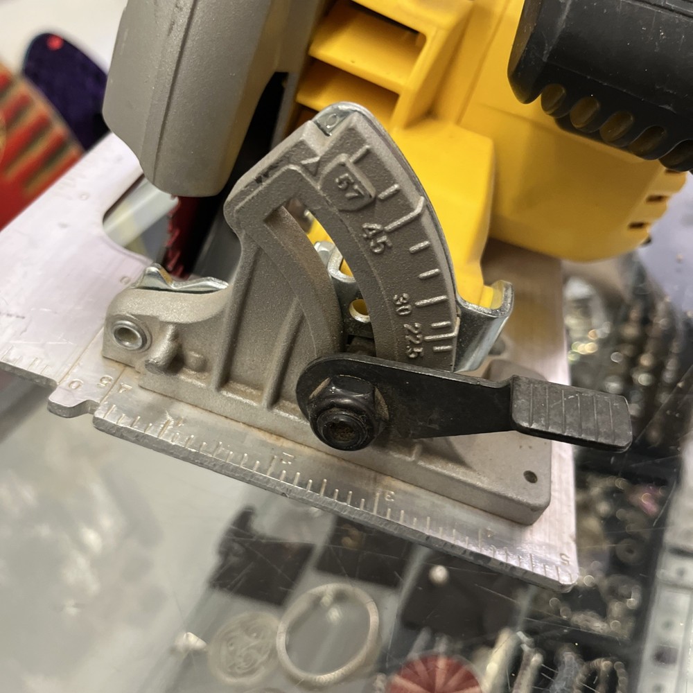 DeWalt Flexvolt Advantage 7 1/4" Circular Saw - DCS573 TOOL ONLY
