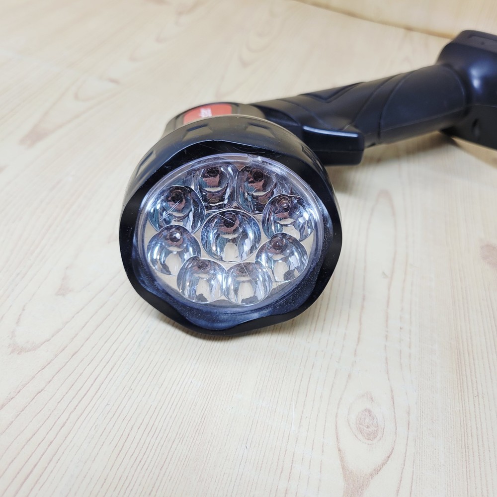 Drill Master 68269 18 Volt LED Flashlight Work Light TESTED WORKING NO BATTERY