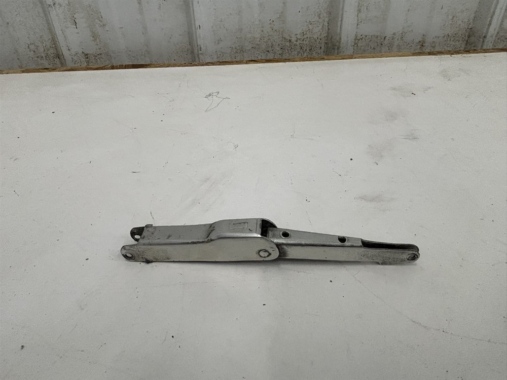 Luscombe Model 8 Window Latch Prop