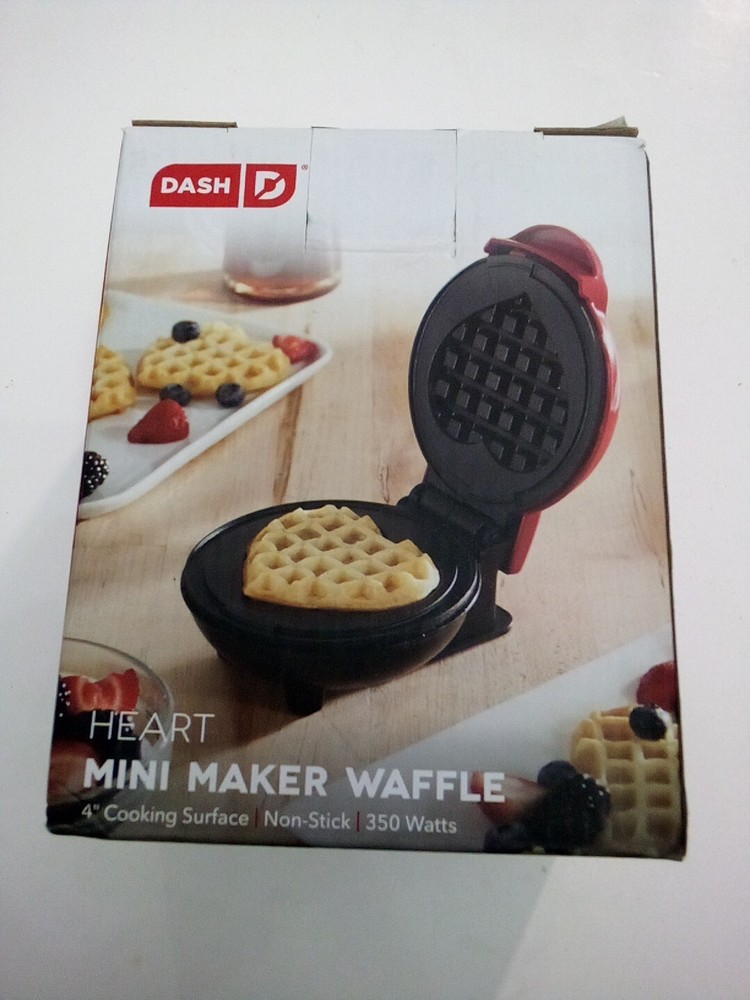 RED HEART SHAPE DASH MINI WAFFLE MAKER NEW IN BOX