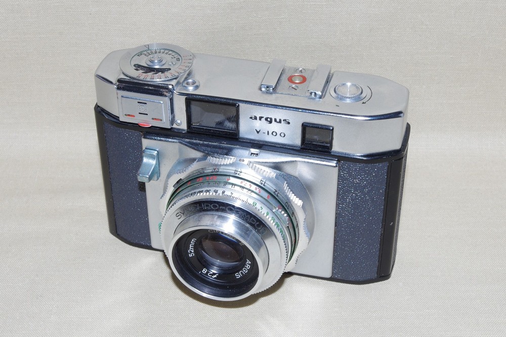 Mint Fully Functional Argus V-100 Camera, Leather Case, 30 Day Return