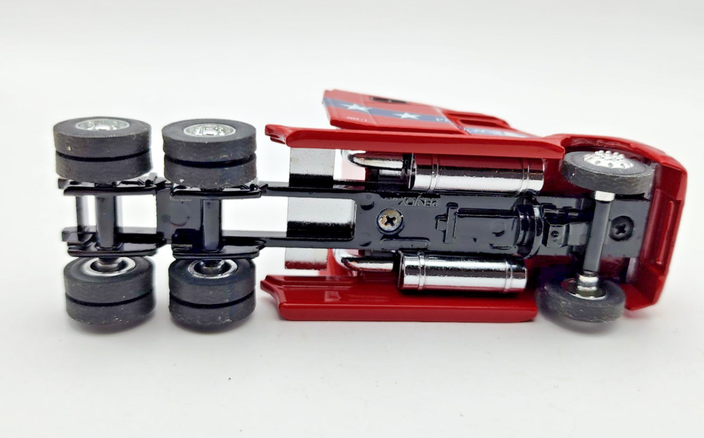 Penjoy 1:64 Freightliner Tandem Semi with Sleeper. Red