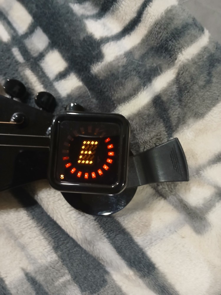 Epiphone ES-1873 Tuner and Strap