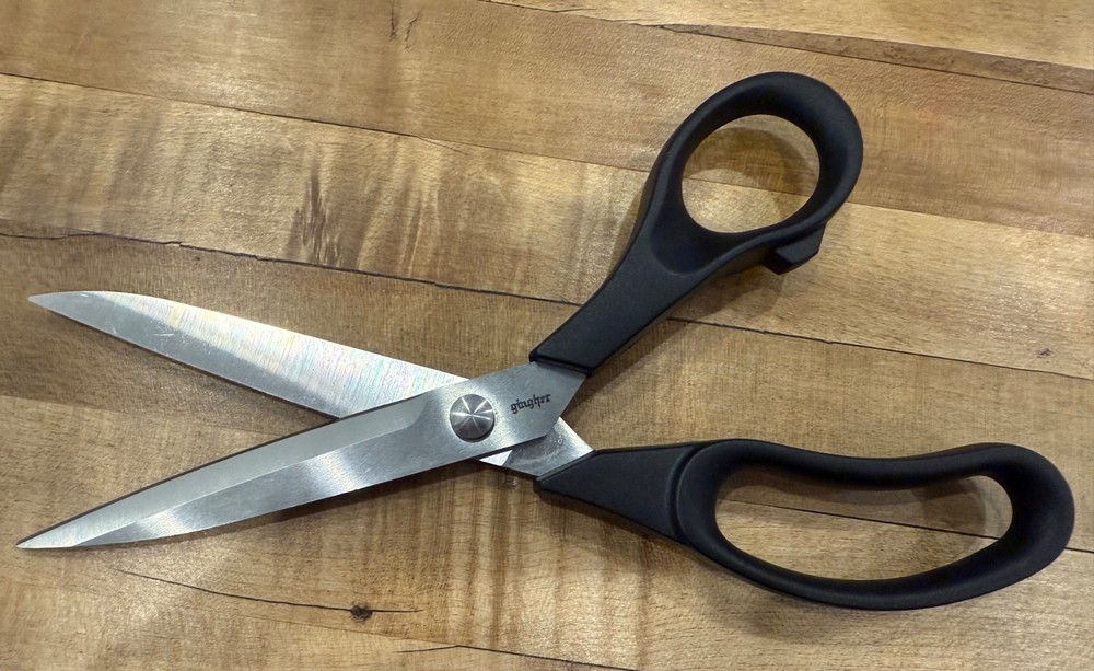GINGHER SCISSORS—9”