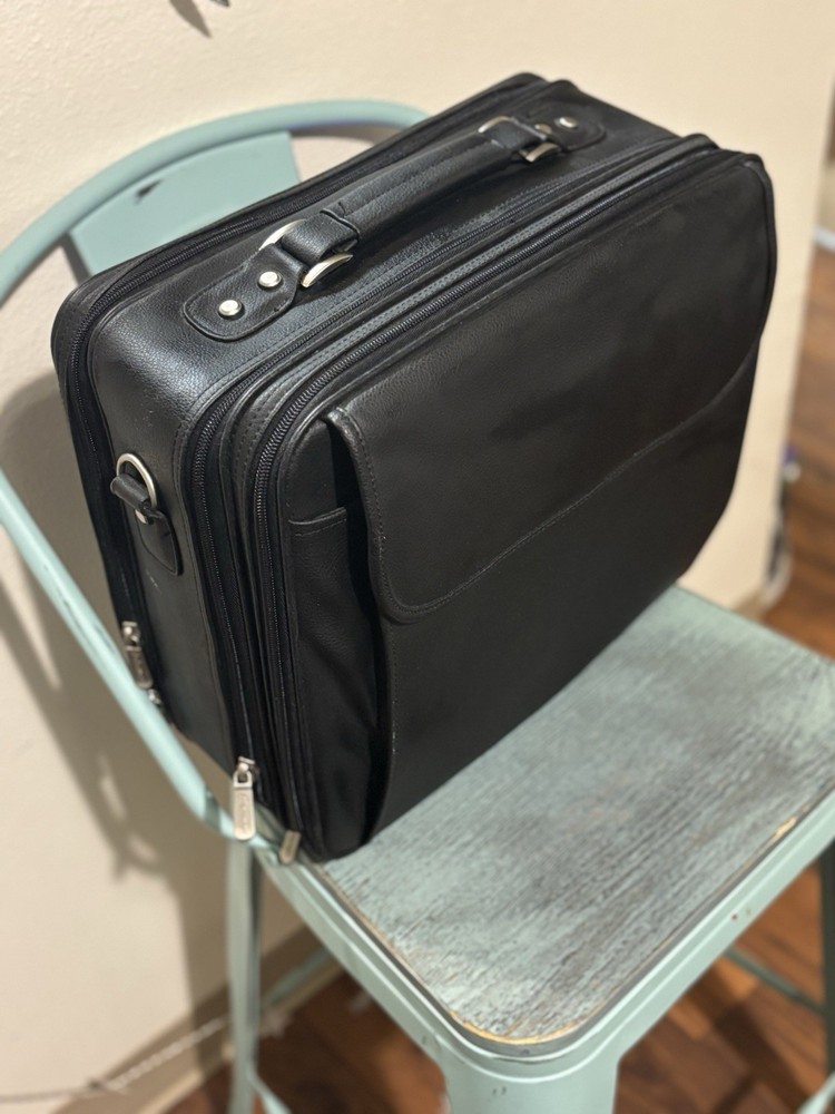 Sanyo Multimedia Projector Model PLC-XU73 W/ Case