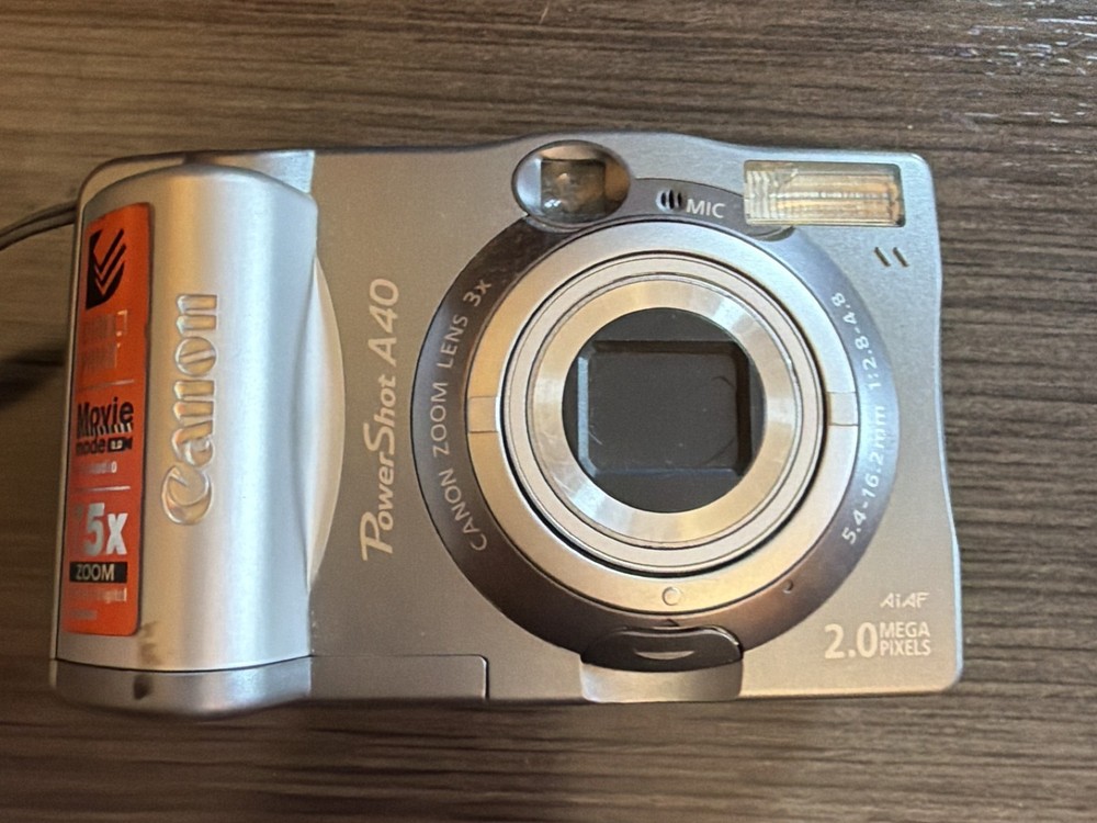 Canon PowerShot A40 2.0MP Digital Camera w/ Case & Manual – Powers On