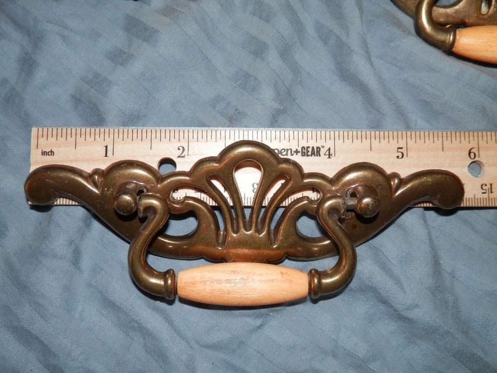 Cont .B. 1992 Drawer Pull handles knobs Cabinet Door brass?
