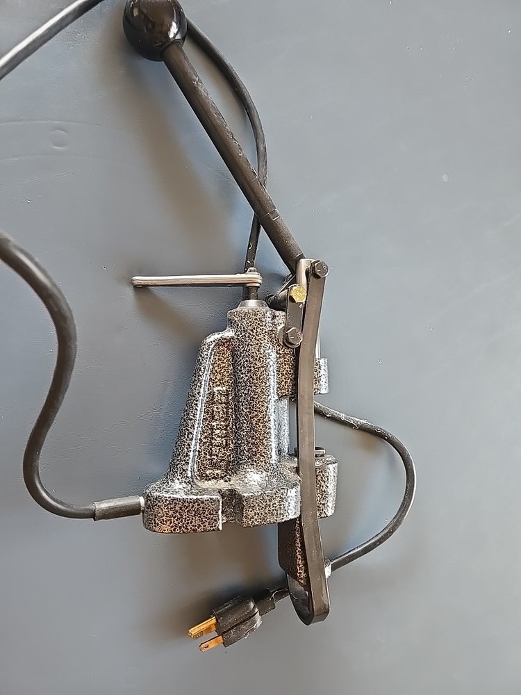 Lyman 4500 Lube/Sizer Bullet Sizer, With Heater