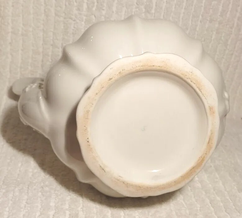 White Teapot Stoneware 10" Heirloom Coffee Raised Design Kitchen Decor