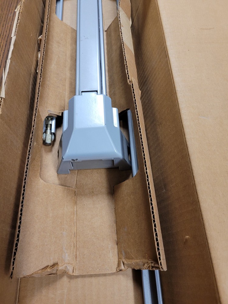 Corbin Russwin ED8400 30" 689 RHR Vertical Rod Exit Device