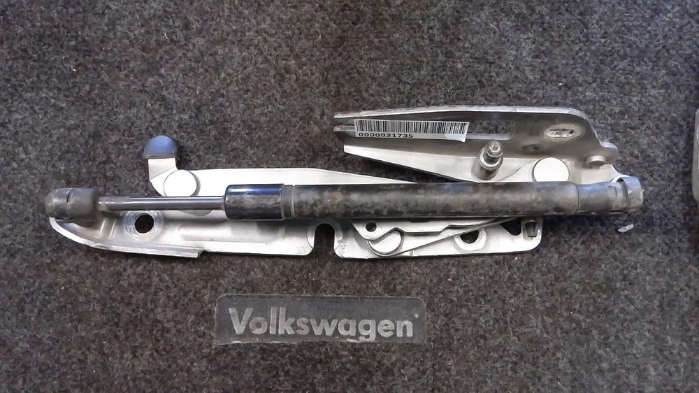 AUDI A6  LEFT REAR TRUNK HINGE  4F5827301 B1785