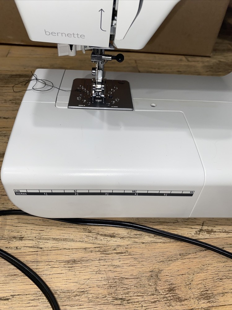 Bernette 33 Swiss Design Sewing Machine