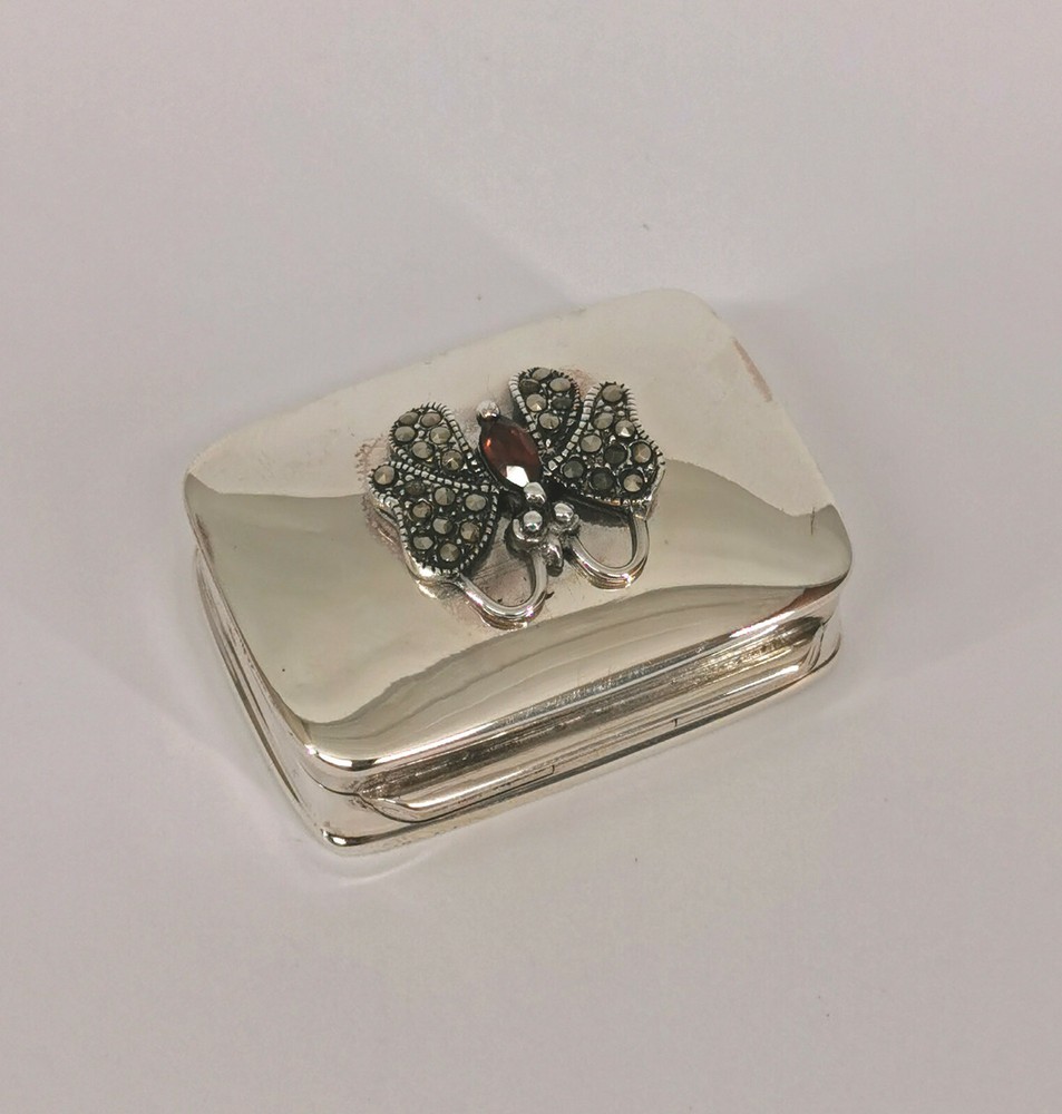 9927770 925 Silver Miniature Pill Box Rectangular Butterfly Garnet Marcasite