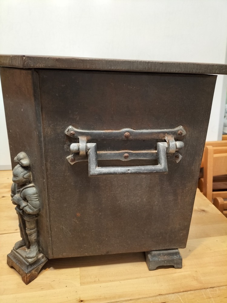 Antique Vintage Fireside Coal Log Box Scuttle