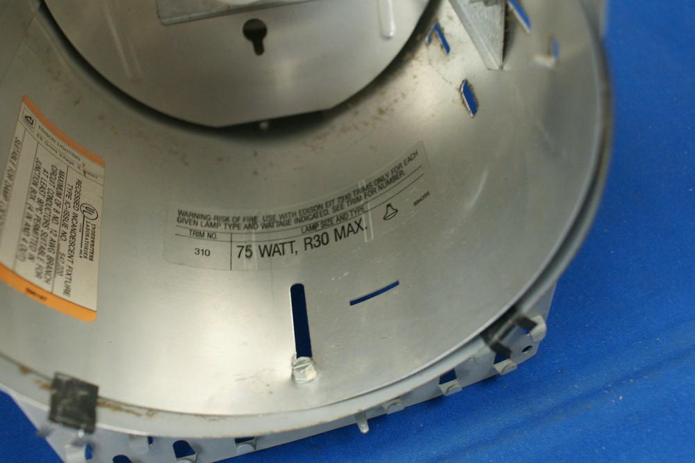 75W Recessed Incandescent Fixture