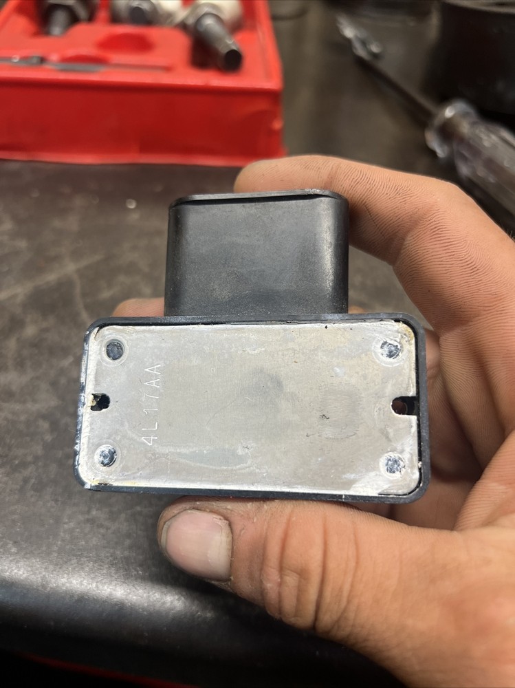 Thunderbolt IV v8-24S