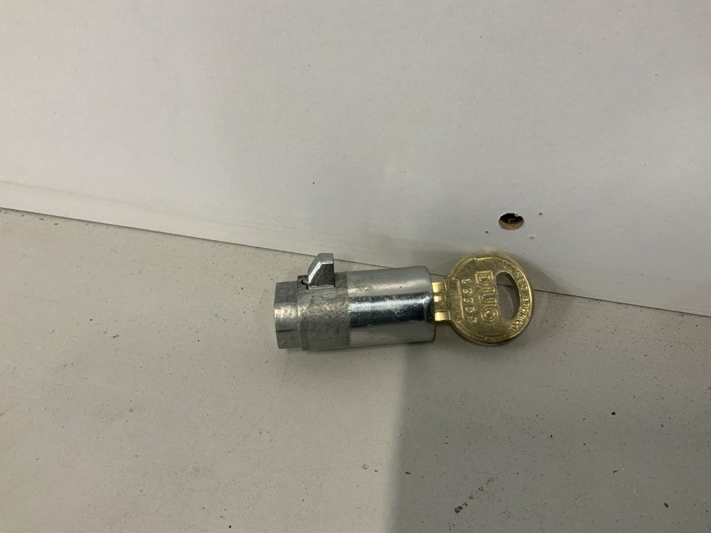 44 Duo Locks For Vending Machines with 8 Keys