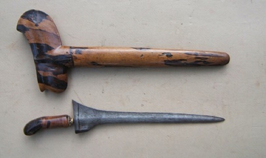 A FINE 19TH CENTURY JAVAN/MALAYSIAN KRIS, ca. 1890