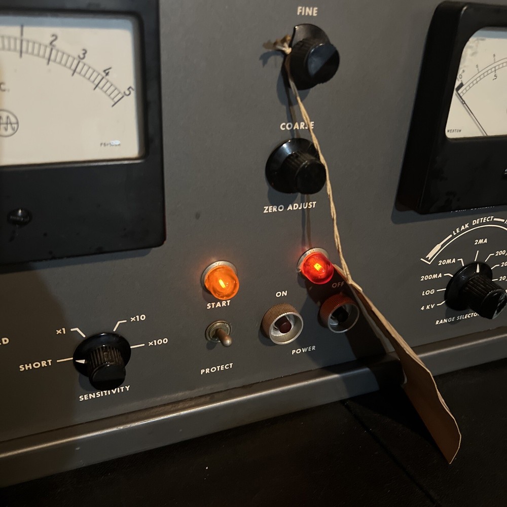 Varian Associates Leak Detector Model 975-0000