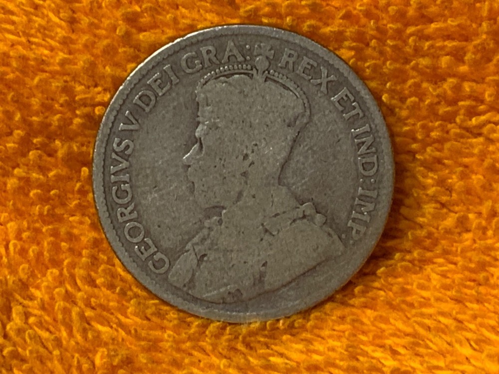 1915 Canada 25 Cent Coin