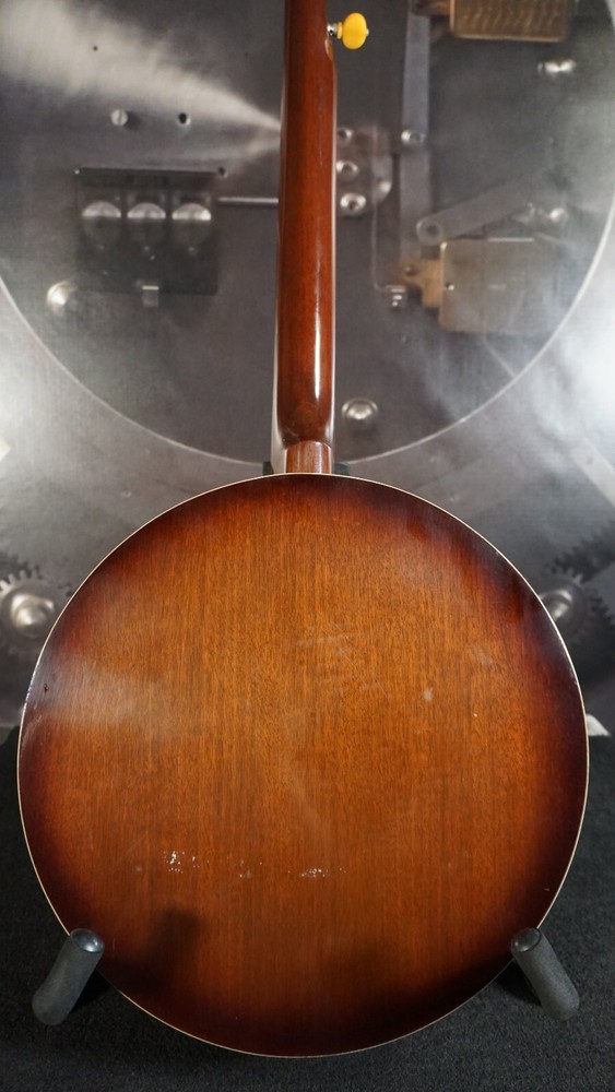 Pirles 5-String Closed Back Banjo w/ Hard Case