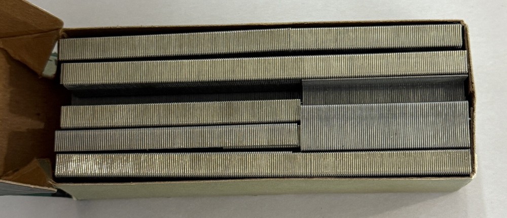 Vintage BOSTITCH Staples SB19 1/4" Square Point