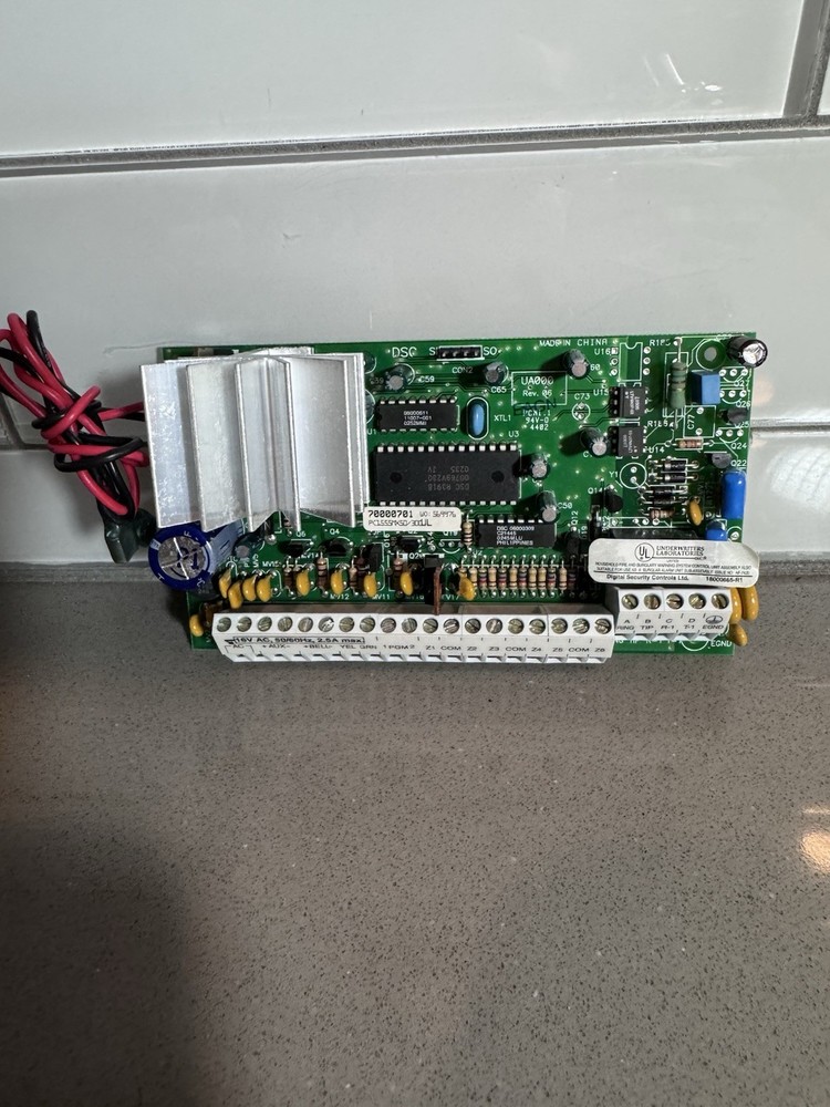 DSC 1555MX Alarm Control Panel (Tested)