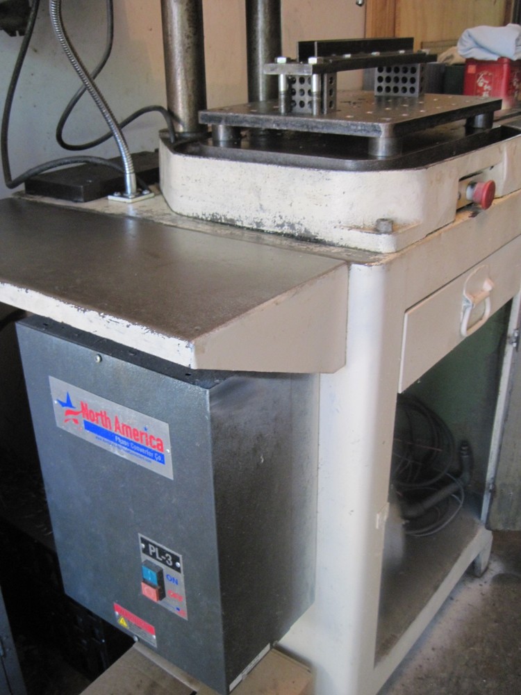 BURGMASTER 6 SPINDLE 1D DRILLING & TAPPING TURRET DRILL MACHINE