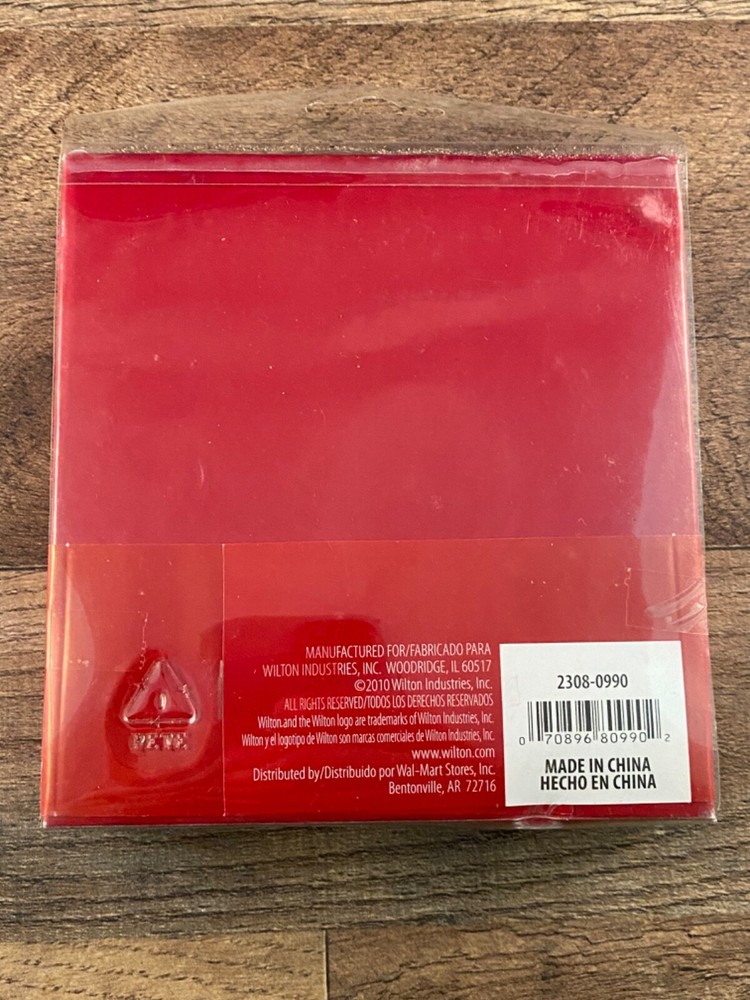 Wilton 2308-0079 Nesting Hearts Cookie Cutter 4pc Set