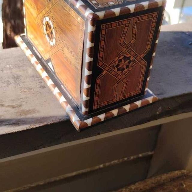 Hand Made Chess pieces in old Marquetry box
