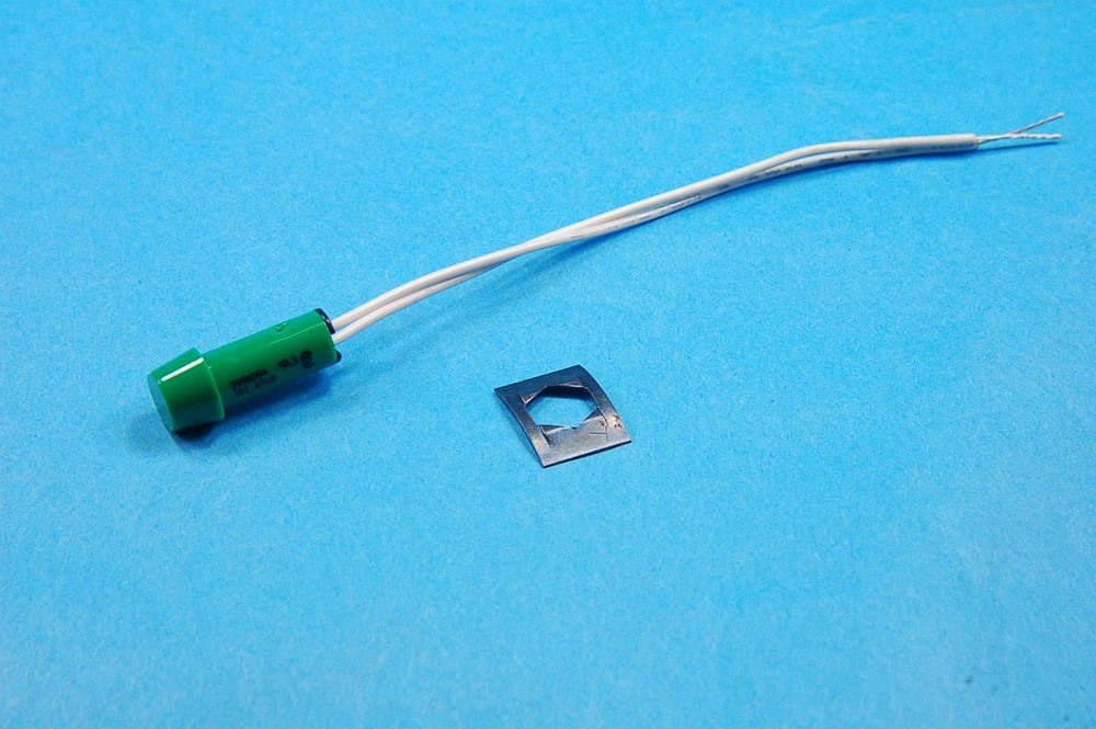 NEW IDI 2990D1 RED INDICATOR LIGHT 12 VOLT
