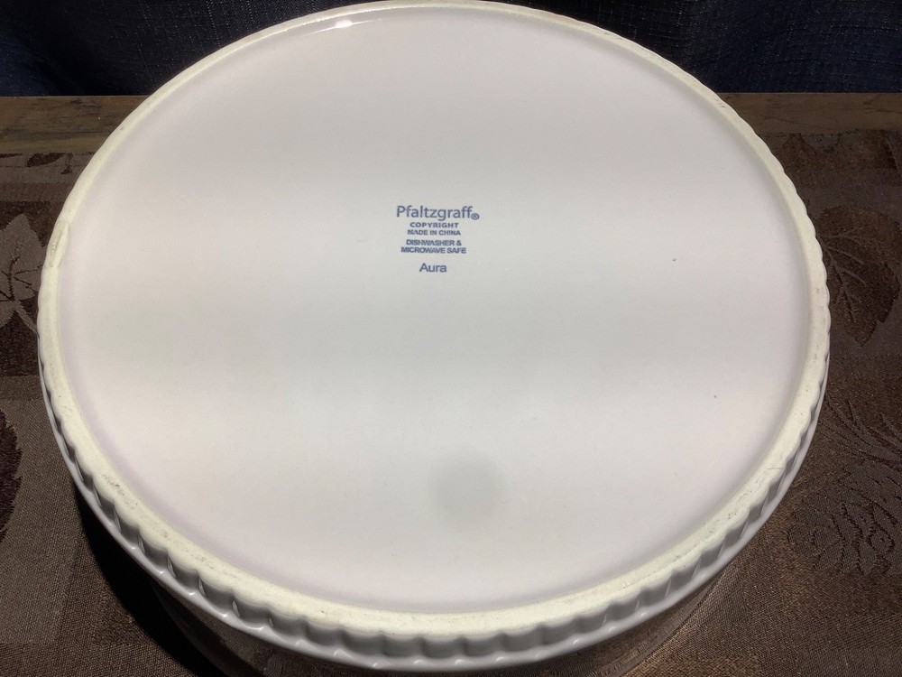 Pfaltzgraff Aura 8 3/4” Flat Bottom Serving Bowl
